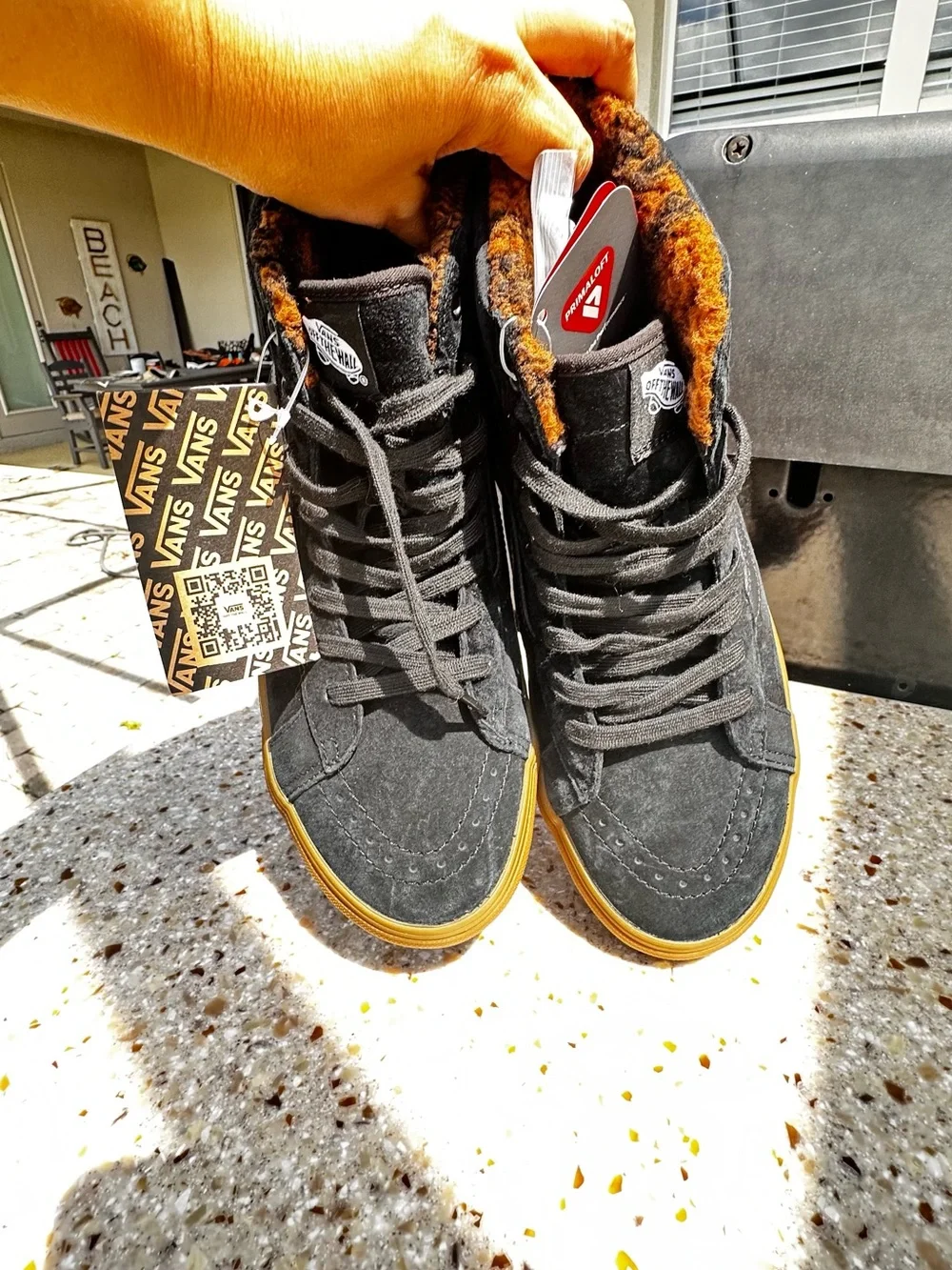 Vans Sk8-Hi MTE-1 Black/Gum high-top shoes. Men Size 9.5